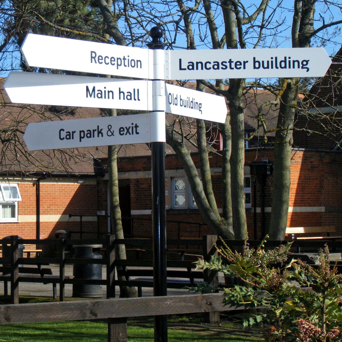 Exterior wayfinding sign