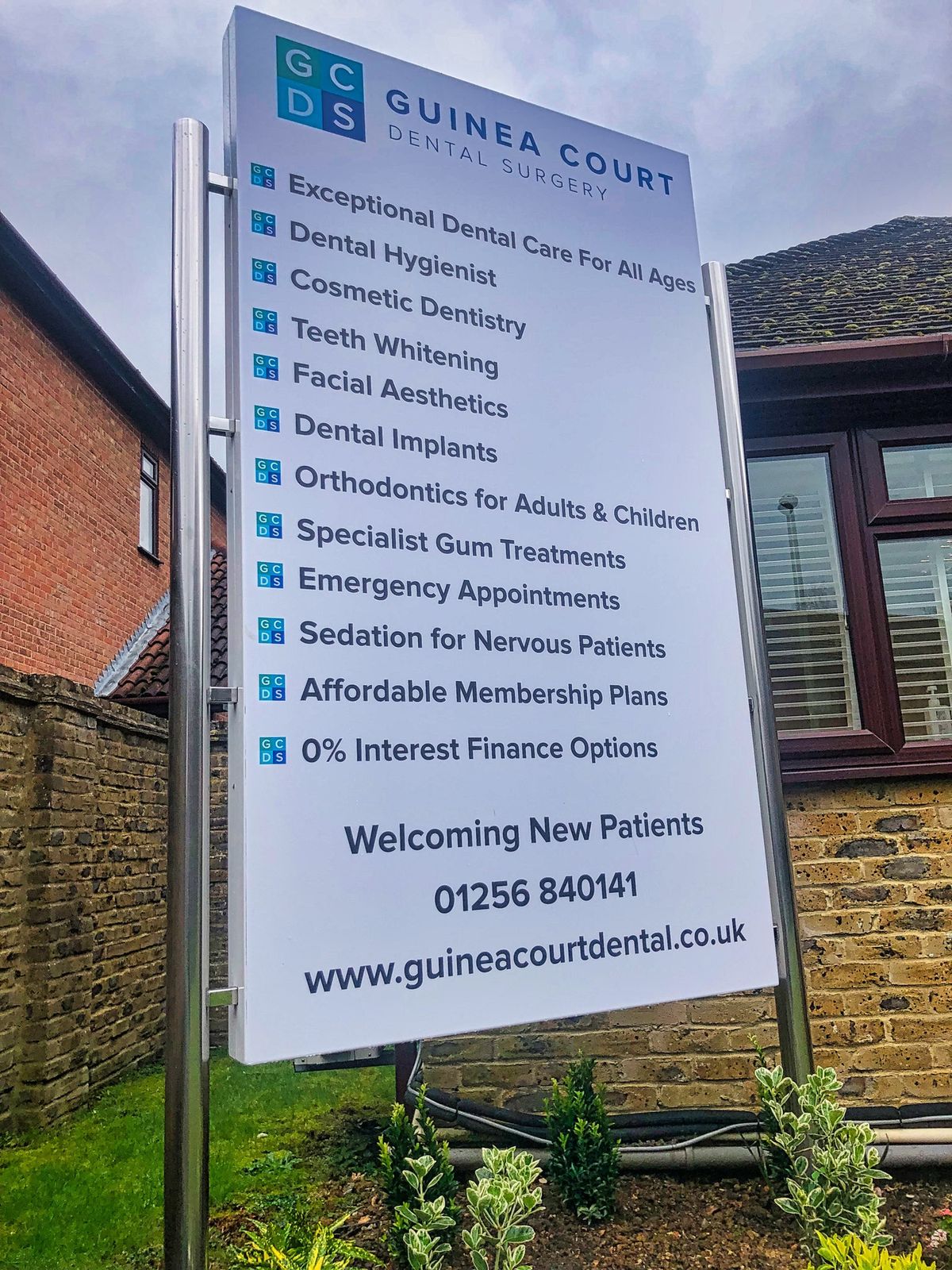 Mirror-polished stainless steel post mounted sign